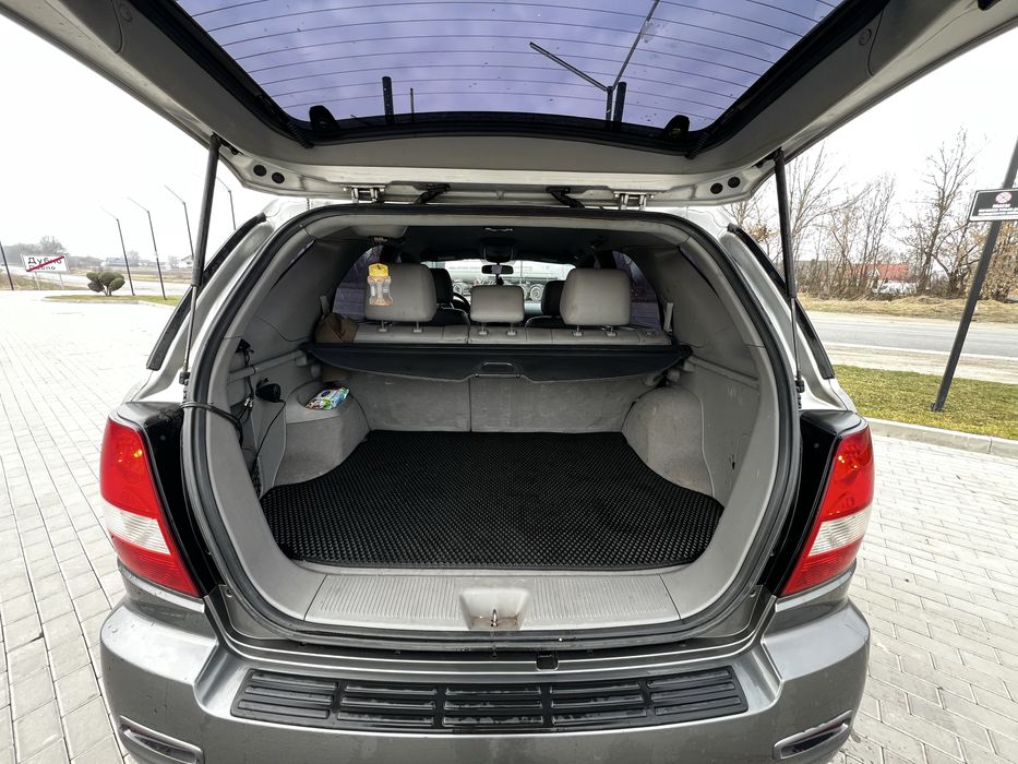 Автомобіль Kia Sorento 2.5 2006 рік. Повністю все обслужене. Не гнила
