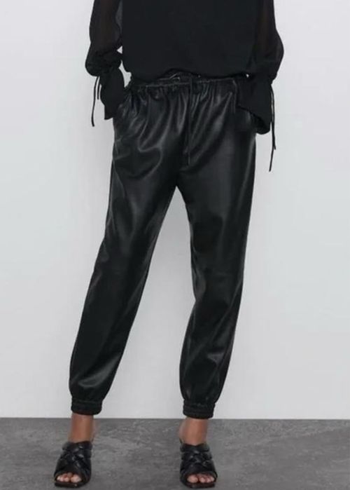 Чорні шкіряні джогери ZARA