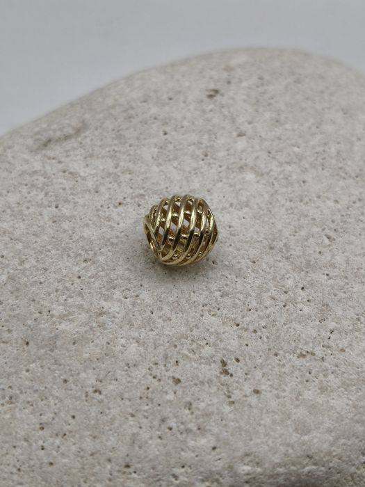 Złoty Charms Pr.585 Nowy Zapraszamy