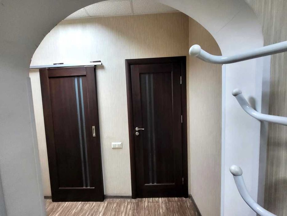 Продаж приміщення вул. Перемоги, буд. 3, ЧЕРВОНА ЛІНІЯ.