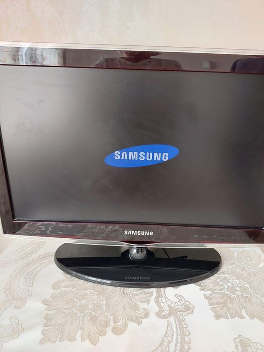 Продам  робочий телевізор Samsung.