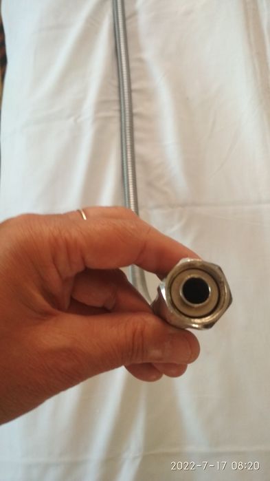 Sprzedam wąż gazowy dł 1m.