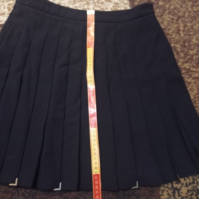 Шкільна форма , джинсова спідниця на 10-12 років