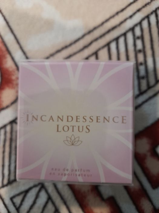 Incandessence lotus