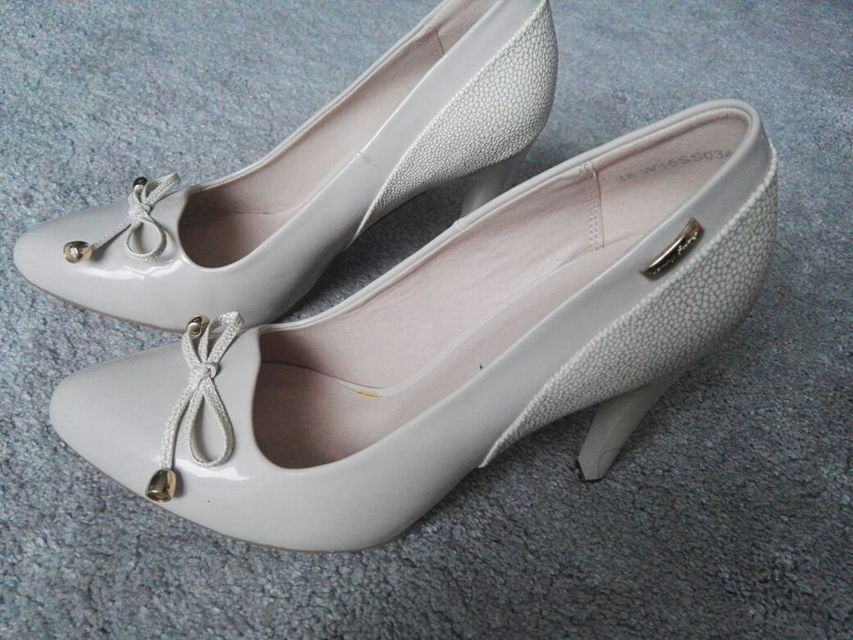 Buty Szpilki damskie kremowe Nowe - Rozm.38