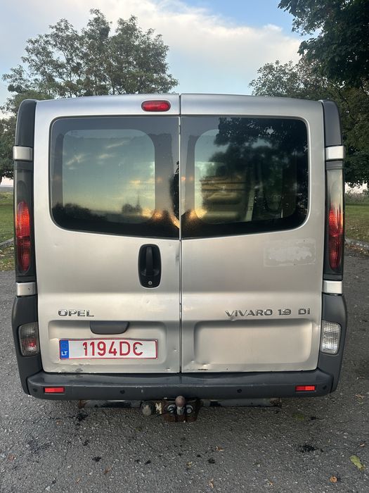 Opel Vivaro 1.9 DCi 2003 год