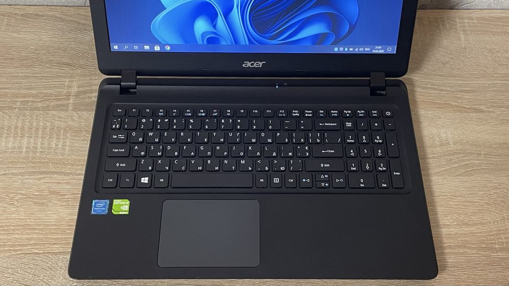 Ноутбук Acer Aspire ES1-532G / Nvidia GeForce 920MX 2 GB / 4 ядра / 3 год. акб / 1 TB HDD