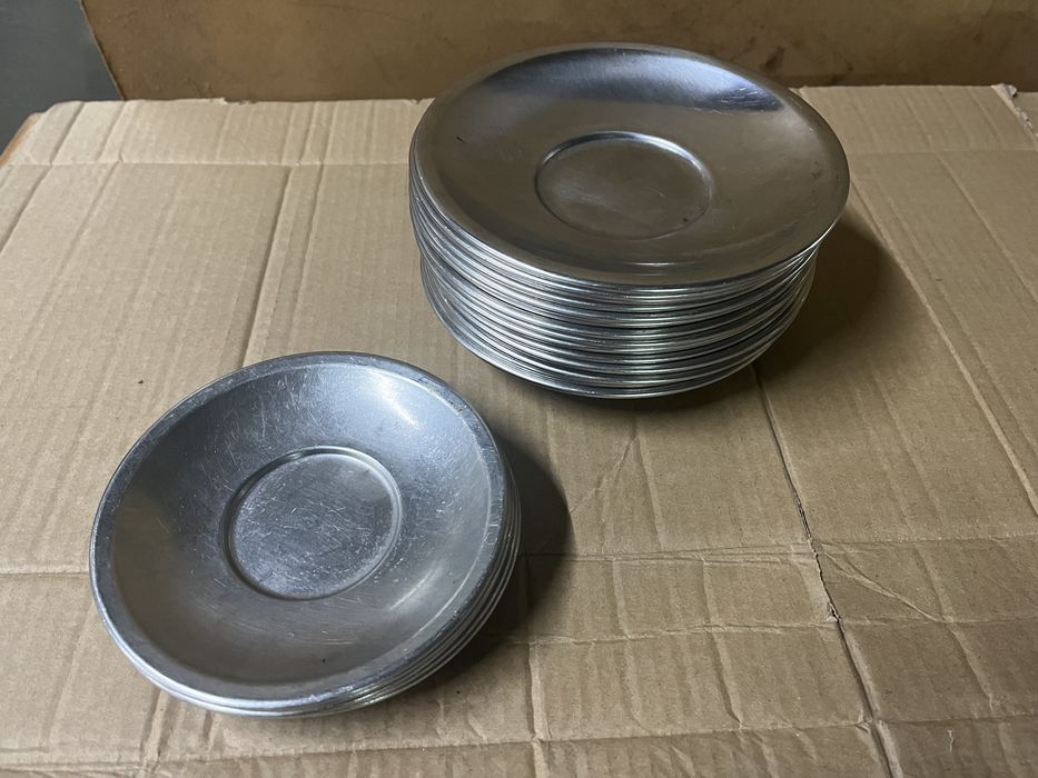 Pratos em inox conjunto de 28 unidades