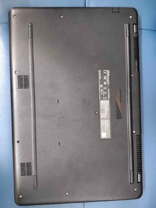 Великий ноутбук ASUS VivoBook 17 X705UА/8RAM/1000GB/ 17,3 з коробки все працює