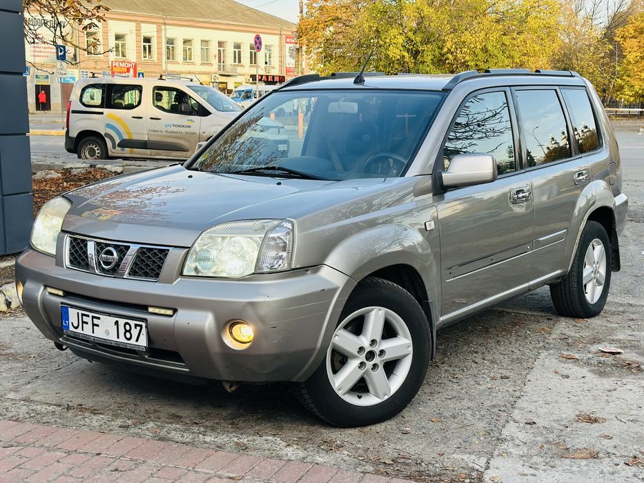 Продам Nissan X-Trail 2.2 дизель на боевом ходу !