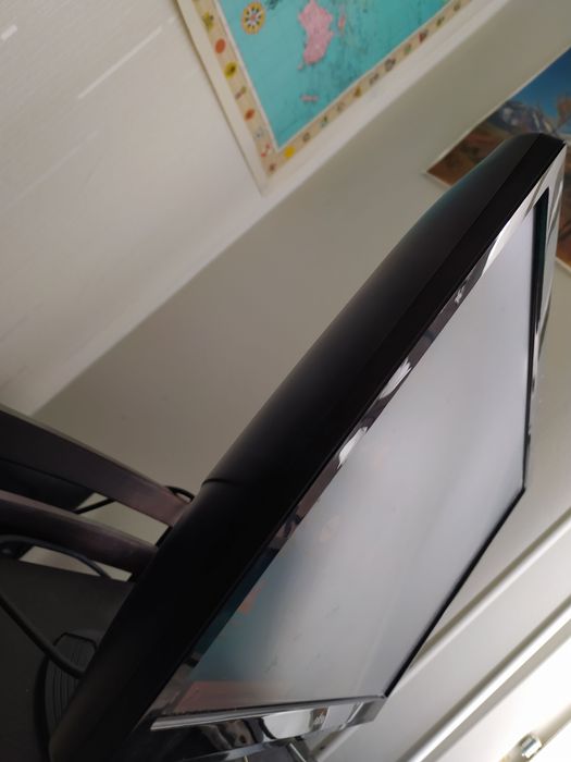Monitor Samsung rotativo de 24 polegadas425284535604357121