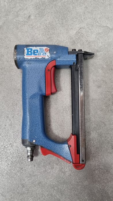 Pistolet Pneumatyczny Zszywacz Tapicerski oryginalna BEA 380