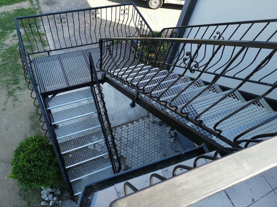 schody metalowe zewnętrzne