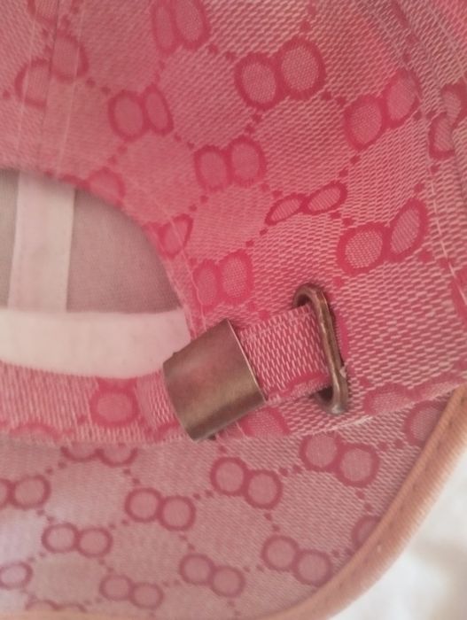 Boné da Gucci rosa