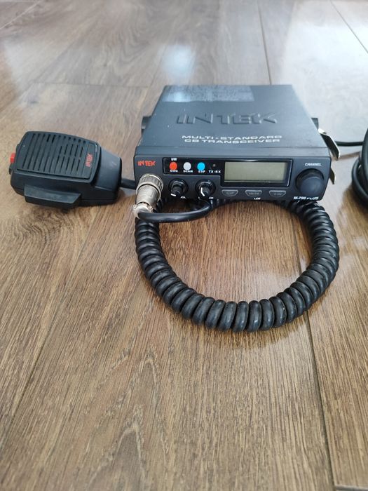 Komplet CB radio Intek M-790 plus z anteną