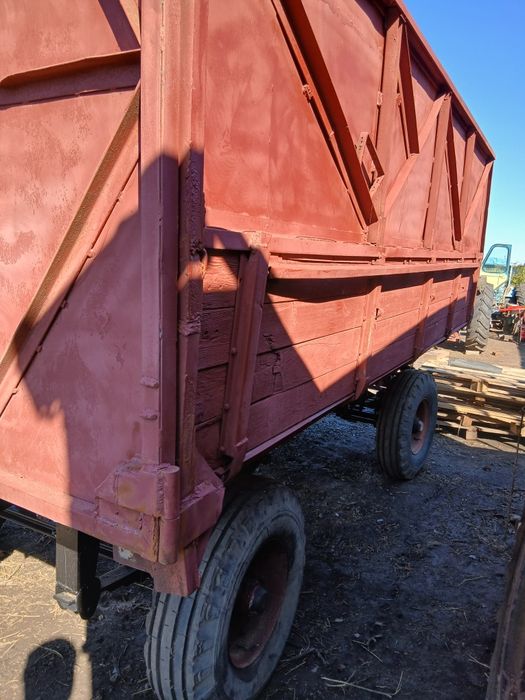 Продам тракторный прицеп 2 ПТС 4