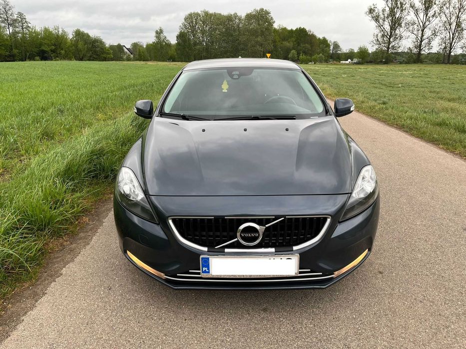 Volvo V40 2.0 D2 LIFT Stan Bardzo dobry!**Niski przebieg  2017 rok