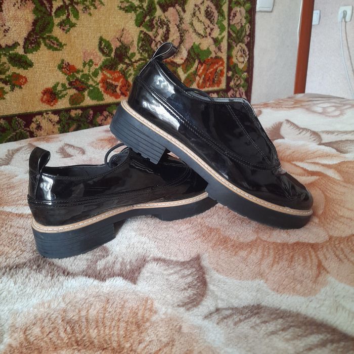 Продаю красовки 39 розмір