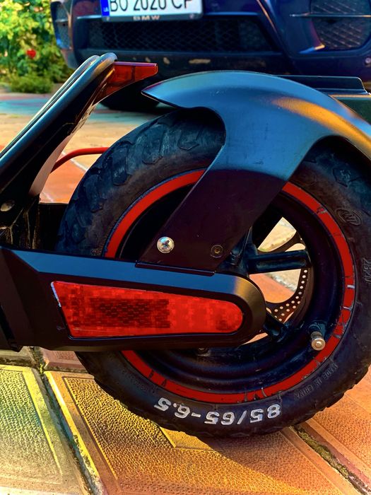 Продам електро самокат Maibu