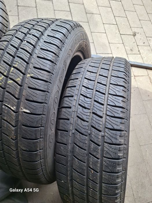 Opony 215/60R17C Goodyear