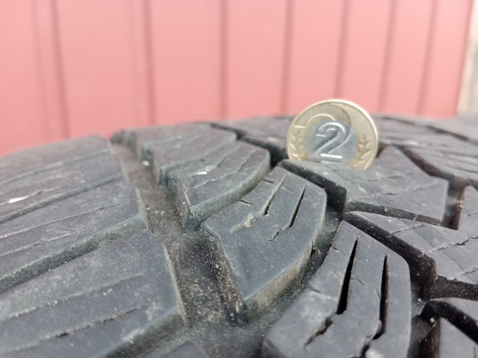 Opony zimowe 225/45/R17