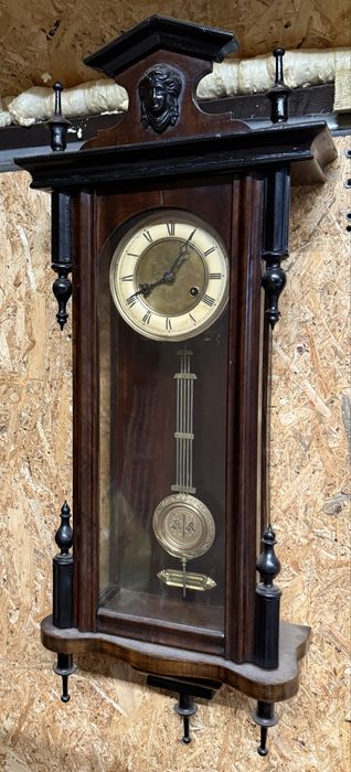 Stary zegar wiszący