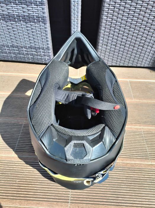 Capacete Airoh Wraap + Óculos Blast XR1