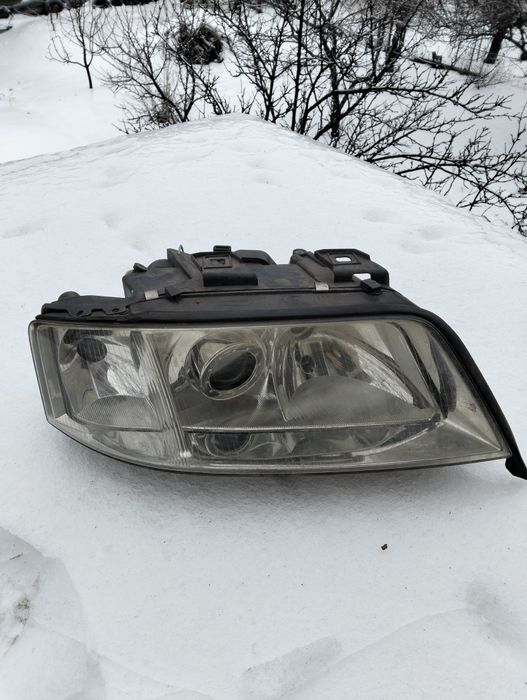 Фара Audi A6 правая