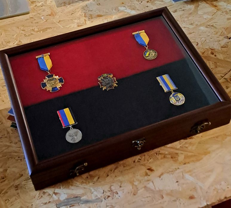 Рамка-вітрина для нагород ,медалей,орденів