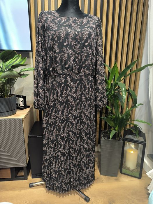 Sukienka elegancka na codzień plisowana spódnica czarno wrzosowa kwiaty r. XXL