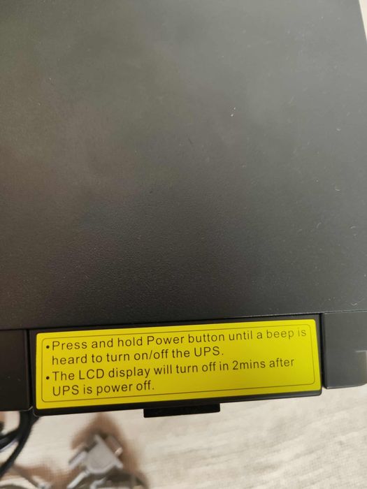 Profesjonalny Zasilacz  awaryjny UPS Schneider SRVS 1000VA 230V