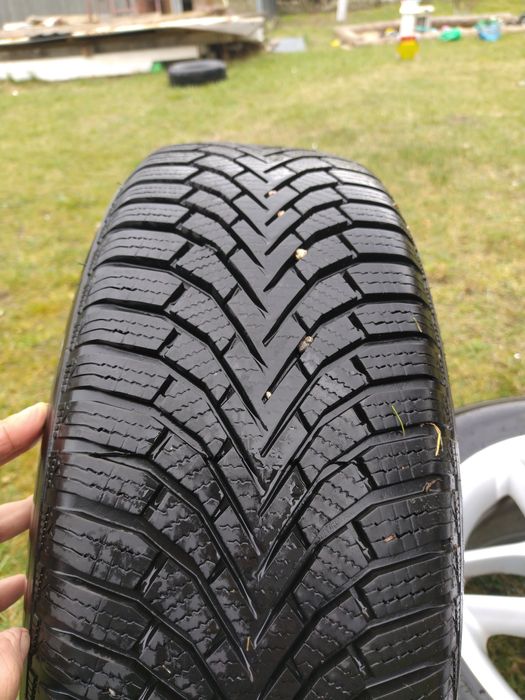 Nowe opony z alufelgami 15