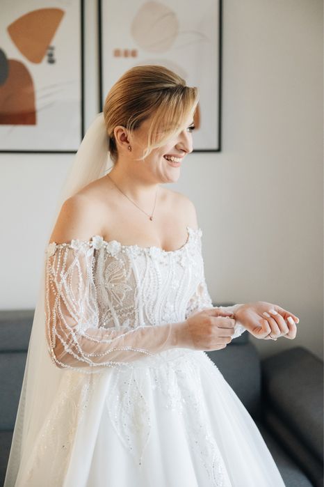 Продається весільна сукня