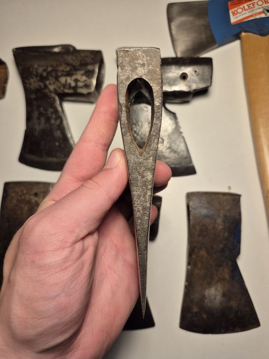 Siekiera Szwedzka Wetterling, z kołnierzem, 1100g