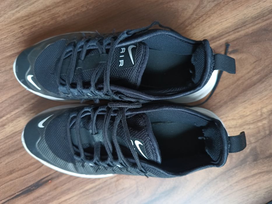 Buty dla chłopca NIKE czarne rozmiar 35,5