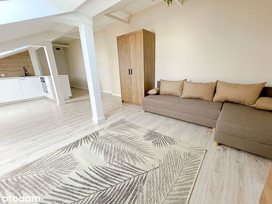 Kawalerka do wynajęcia 22,3 m2 – poddasze kamienicy, ul. Zgodna 14