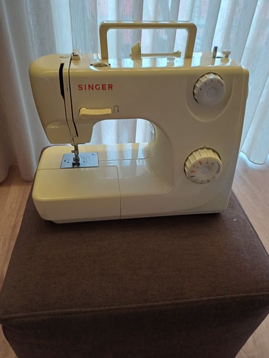 Máquina de costura eletrica Singer 8280