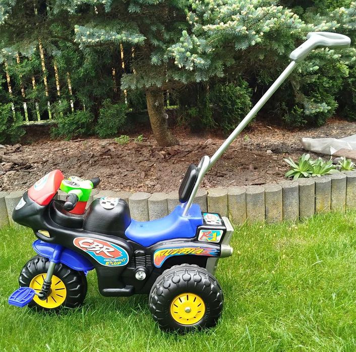 Motorek 3-kołowy na pedały odpychacz.