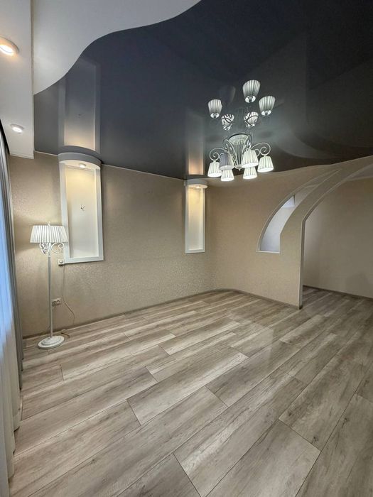 Продам 3-к квартиру в центрі міста