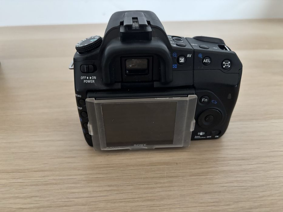 Zestaw Sony Alpha a350 + 3 obiektywy + nieużywana lampa + grip i pilot