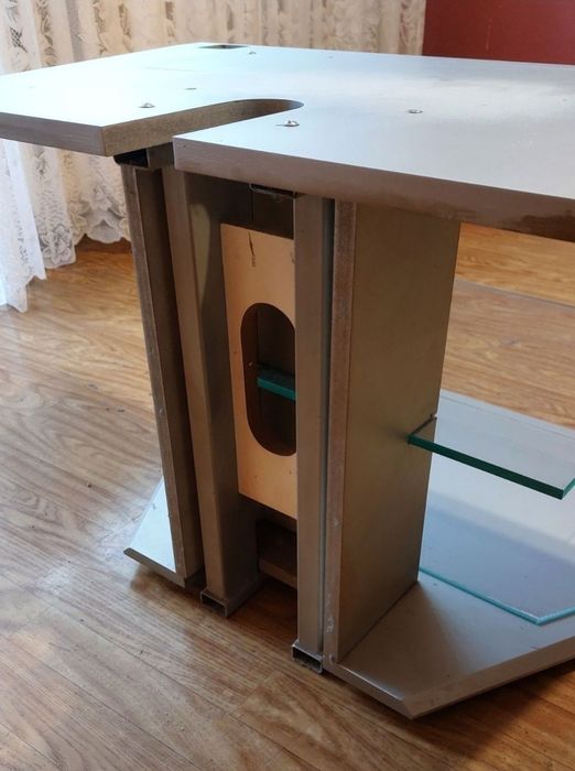 Stolik rtv szary pod telewizor, do salonu