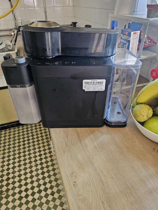 Maquina de cafe nespresso vertuo latissima



+3
Esta é uma máquina de