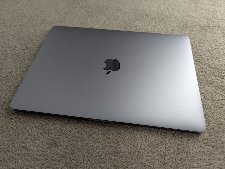 MacBook Pro 13" 2016 | 8GB RAM | 500GB SSD | Touch Bar | Опис!