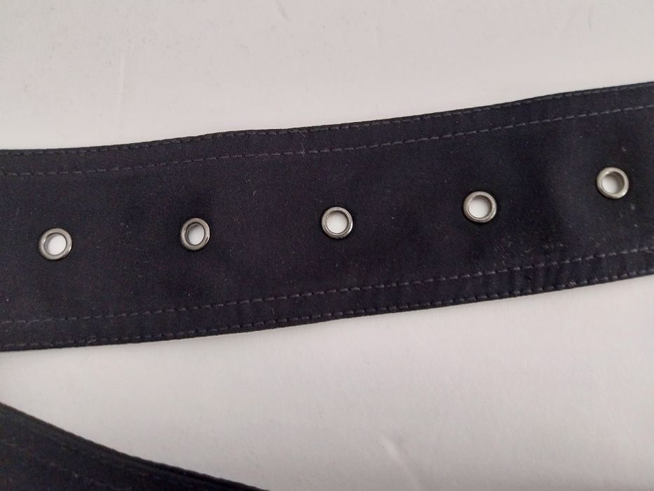 Cinto preto ajustável, em tecido, para calças ou vestidos