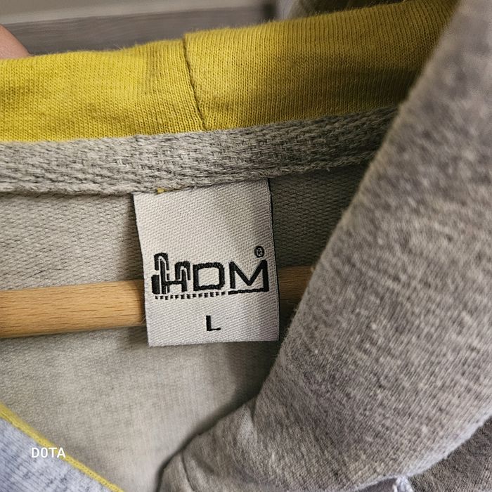 Szara bluza z kapturem