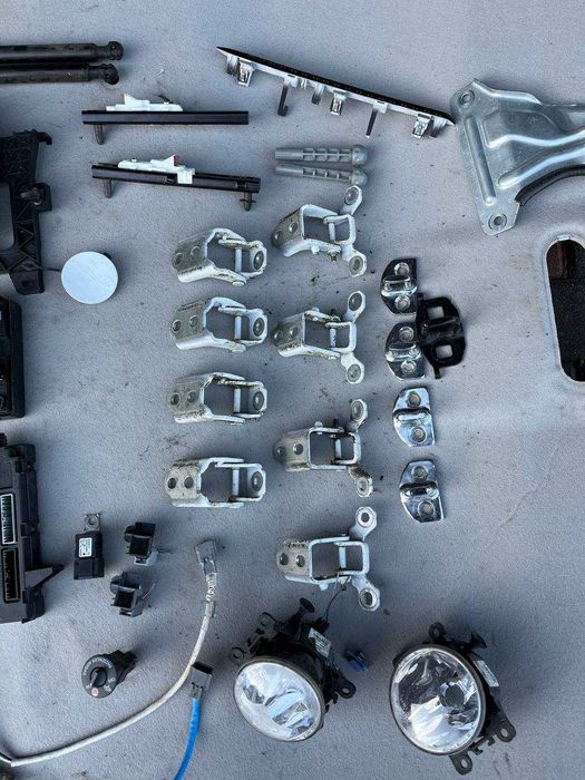 Петля дверей Renault Megane IV Рено Меган 4