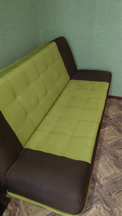 Диван (майже новий)