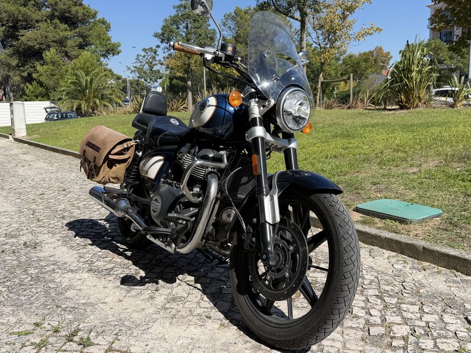 Royal Enfield Super Meteor 650 - 2023