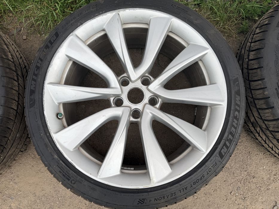 Диск r19 tesla model 3