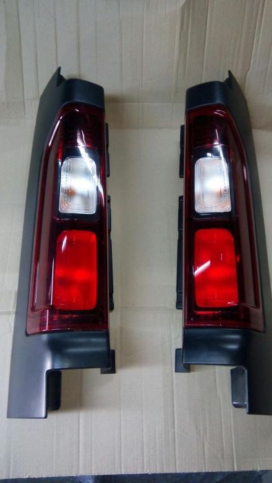 Задні фанарі Reno Trafik 3,Opeli Vivaro Nissan NV300 2015-2018рік